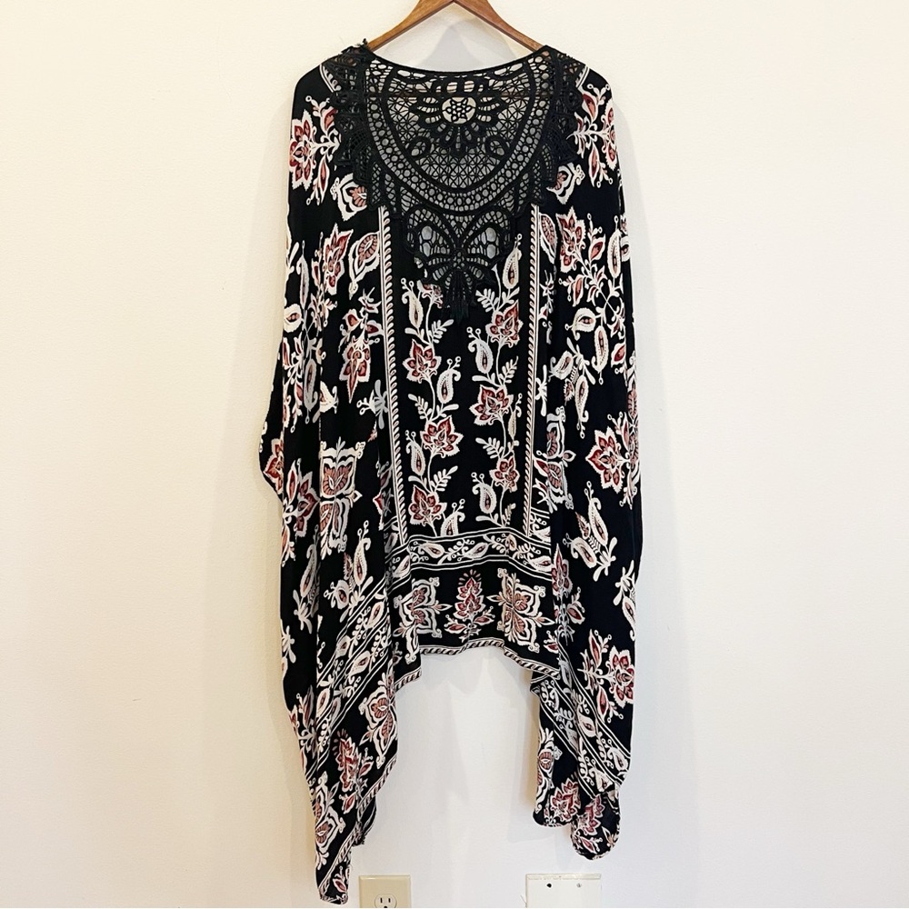 Sky & Sand Kimono Wrap 1X Dark Floral Crochet Bohemian Flowy Layer
